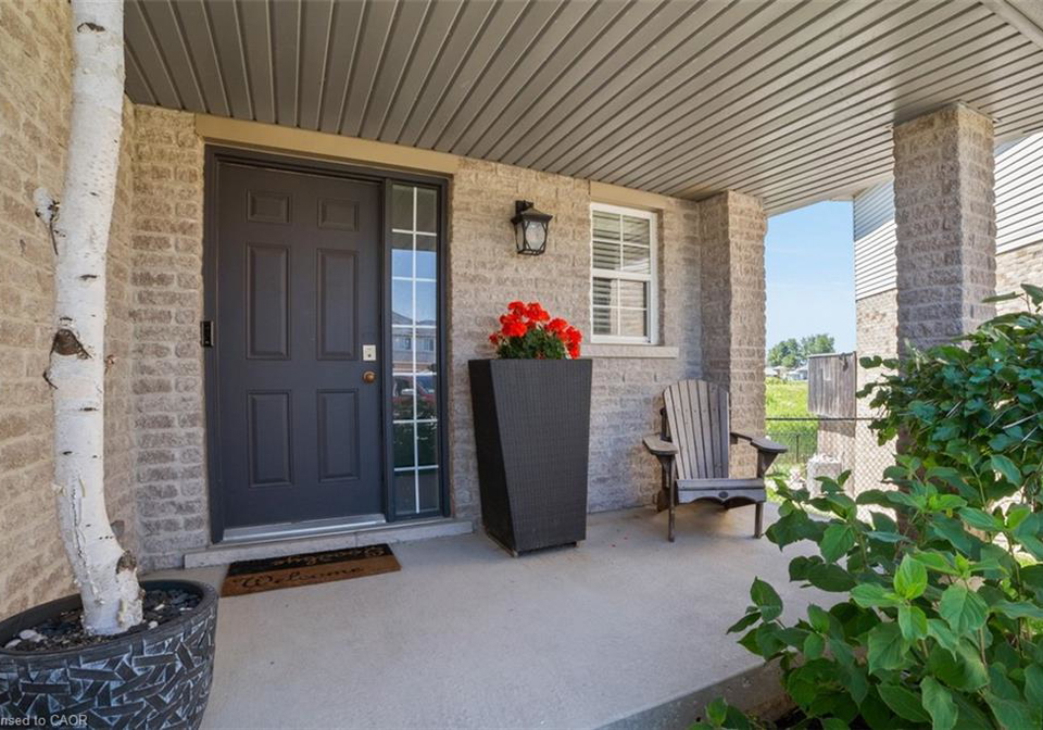 83-thames-way-mount-hope-ontario-40766316