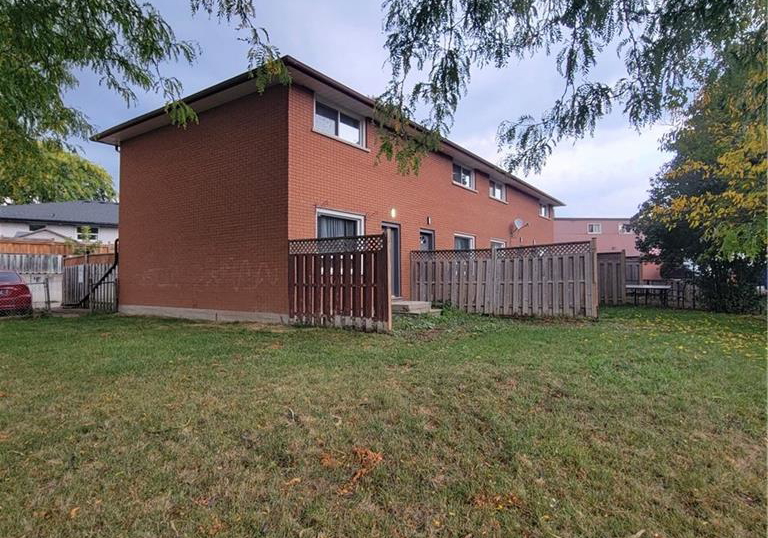 809-walter-street-cambridge-ontario-40766506