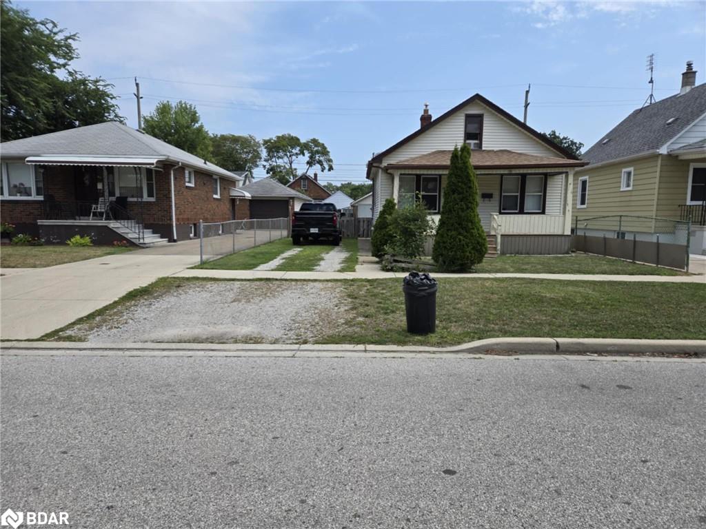 1868-albert-road-windsor-ontario-40766767