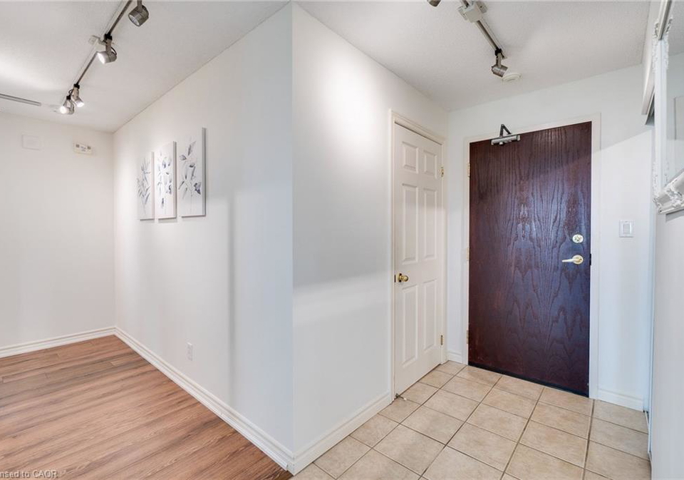 262-dundas-street-e-waterdown-ontario-40766777
