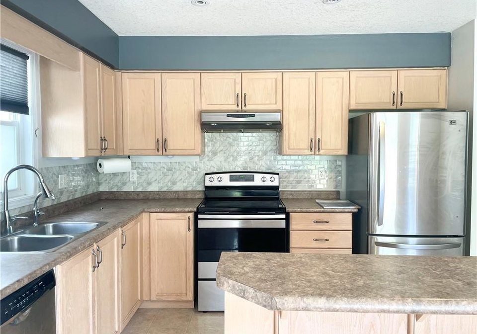 284-purple-sage-crescent-kitchener-ontario-40766899