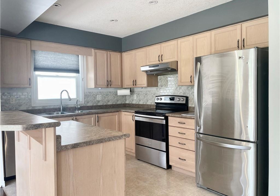 284-purple-sage-crescent-kitchener-ontario-40766899