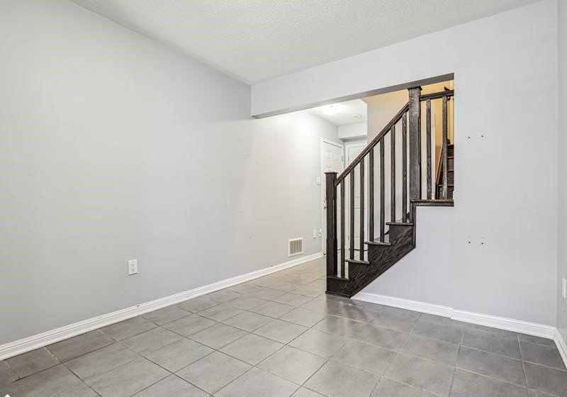 17-suitor-court-milton-ontario-40766922
