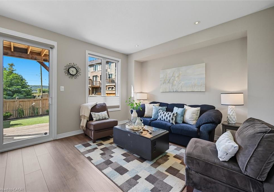 13-pierre-trudeau-lane-grimsby-ontario-40767096