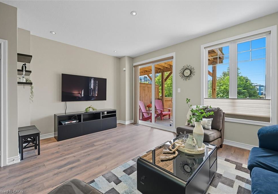 13-pierre-trudeau-lane-grimsby-ontario-40767096