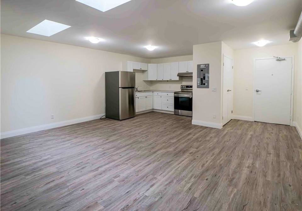 217-2b-main-street-port-dover-ontario-40767097