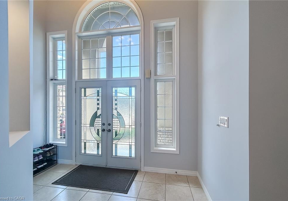 172-lorenzo-drive-hamilton-ontario-40767103