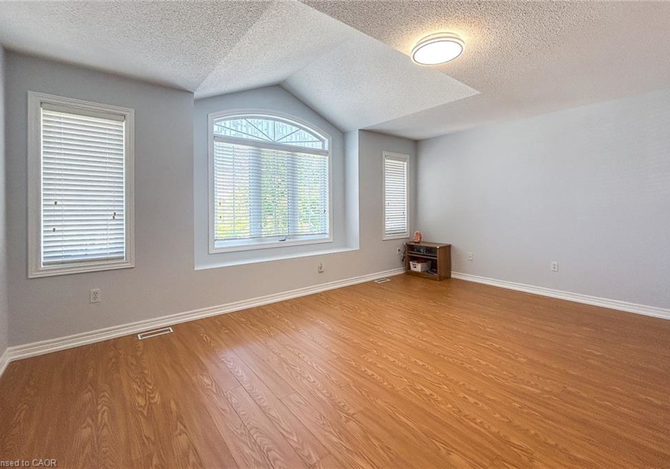 172-lorenzo-drive-hamilton-ontario-40767103