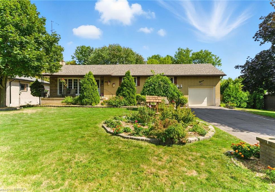 18-algonquin-avenue-flamborough-ontario-40767118