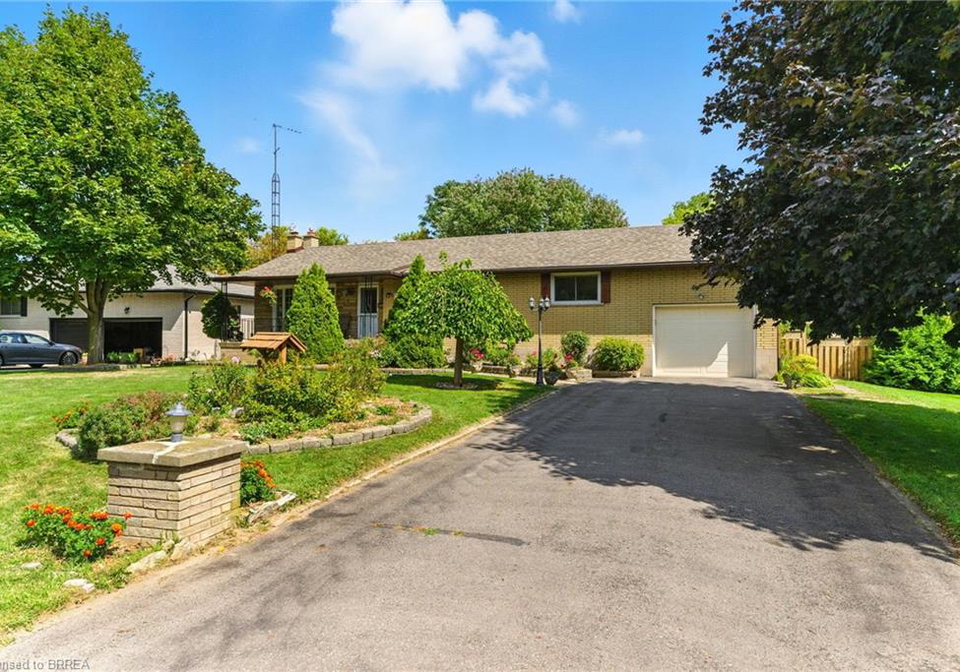 18-algonquin-avenue-flamborough-ontario-40767118