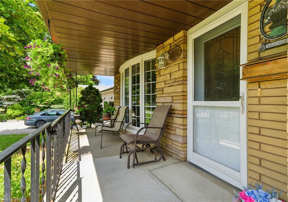 18-algonquin-avenue-flamborough-ontario-40767118