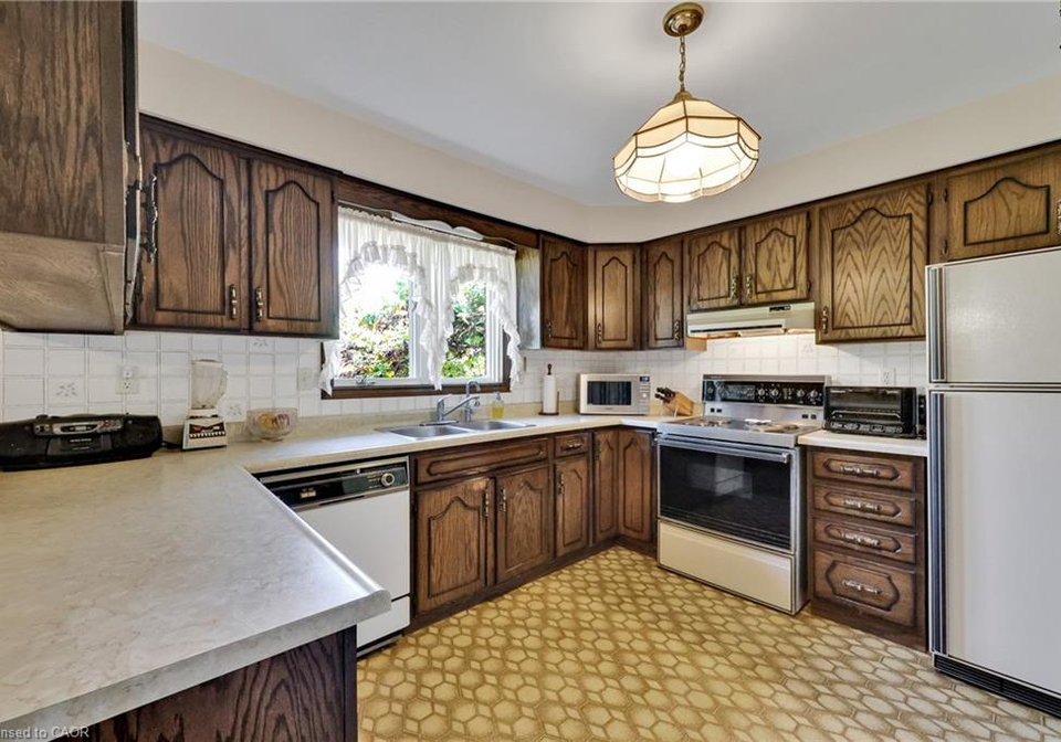 8-christopher-court-tillsonburg-ontario-40767126