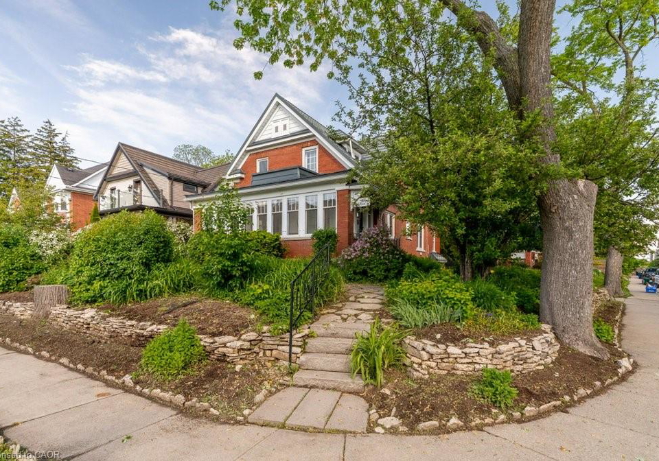 78-allen-street-e-waterloo-ontario-40767218