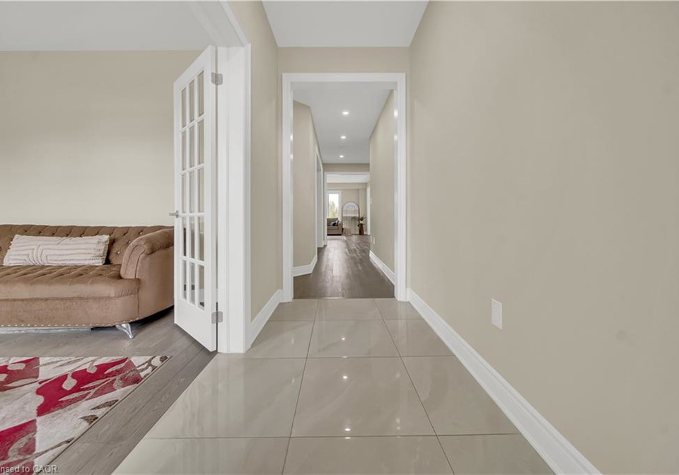 35-santo-court-breslau-ontario-40767270