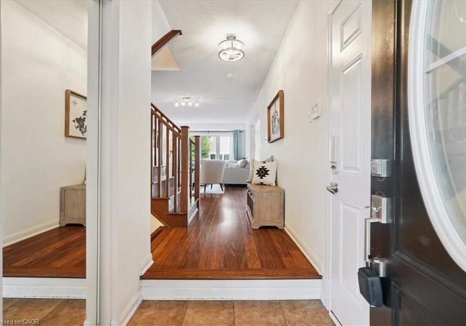 40-peer-court-ancaster-ontario-40767282