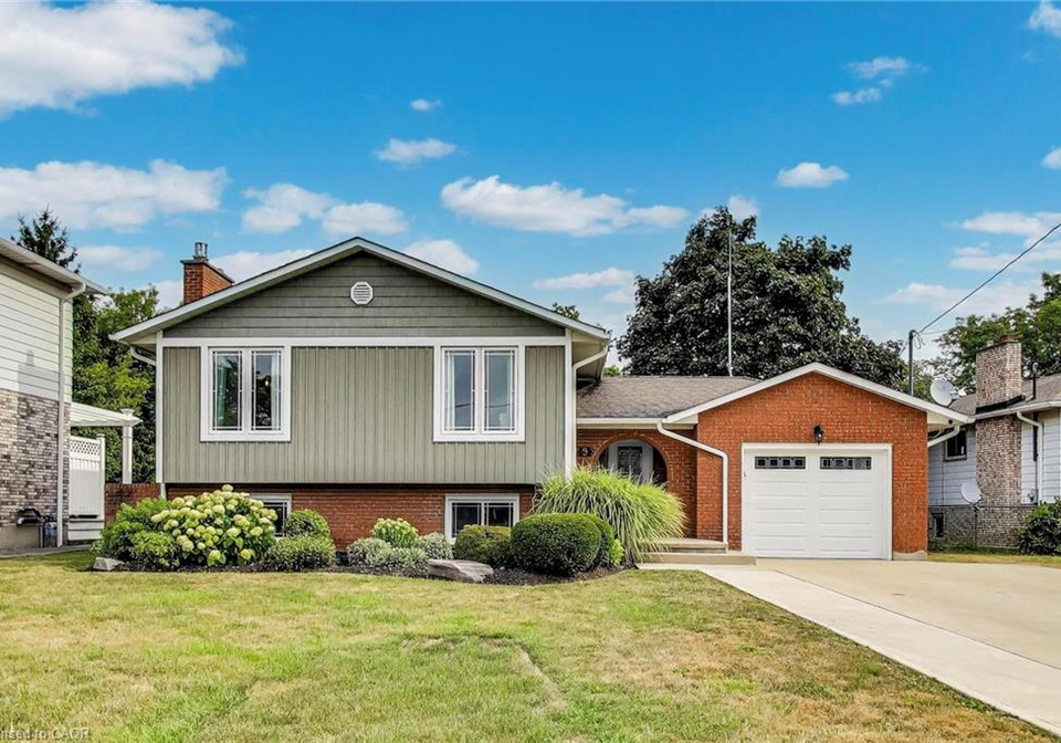 9-brooks-circle-smithville-ontario-40767336