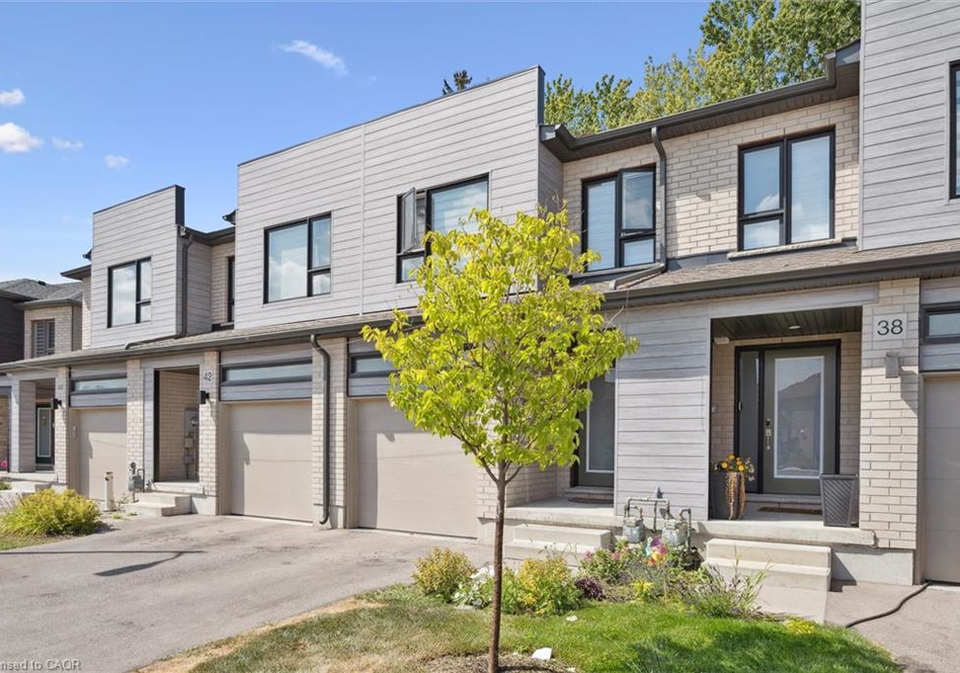 40-pony-way-kitchener-ontario-40767396