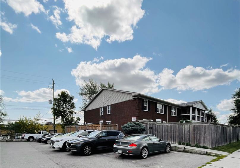 2010-bluefields-drive-burlington-ontario-40767429