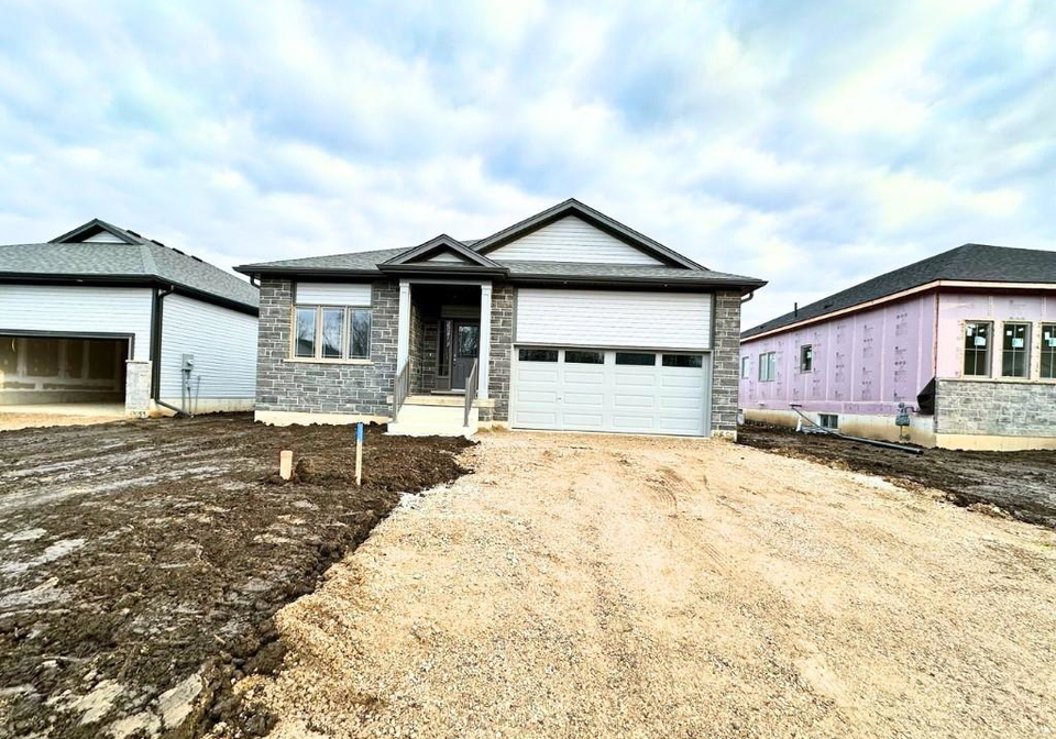 155-ellen-street-atwood-ontario-40767460