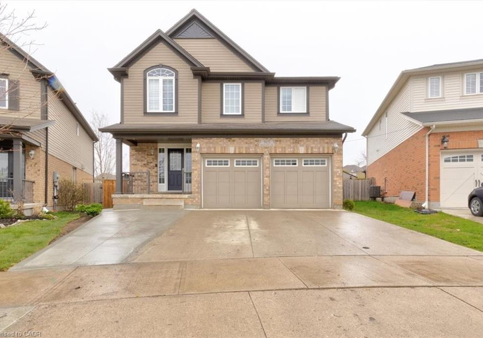 915-magdalena-court-kitchener-ontario-40767531