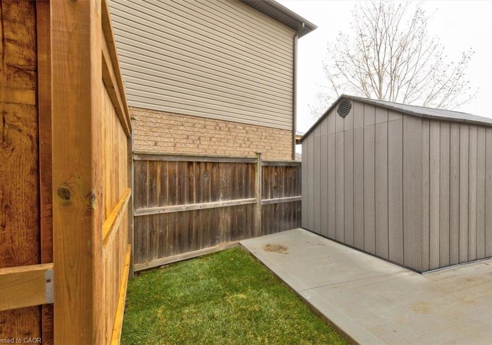 915-magdalena-court-kitchener-ontario-40767531