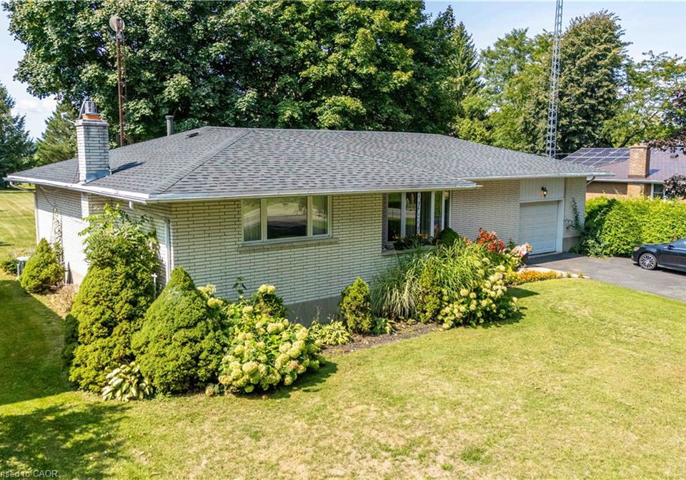 1095-cockshutt-road-renton-ontario-40767660