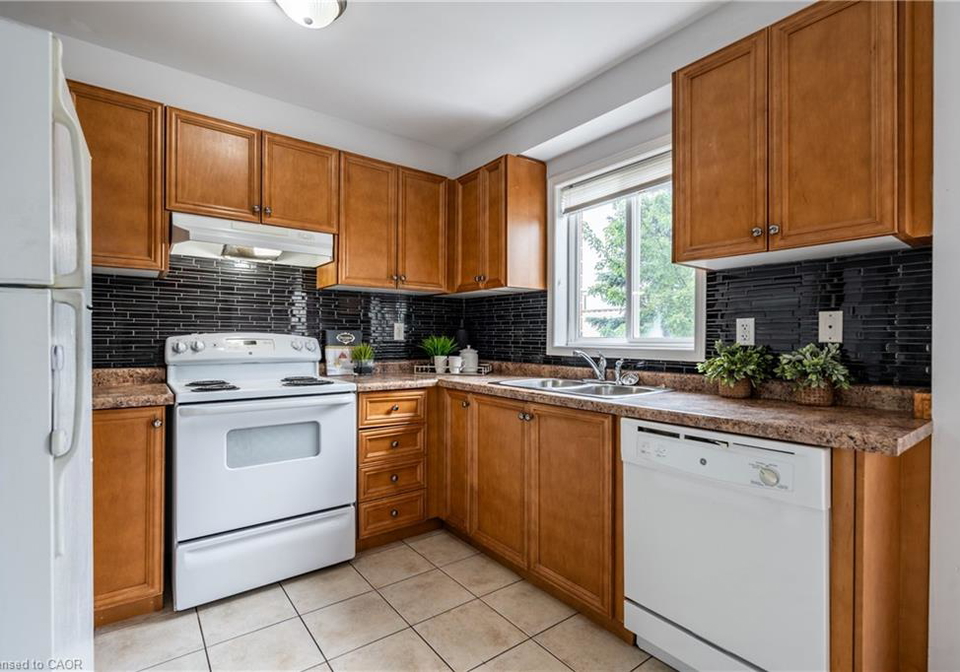 151-green-road-stoney-creek-ontario-40767705