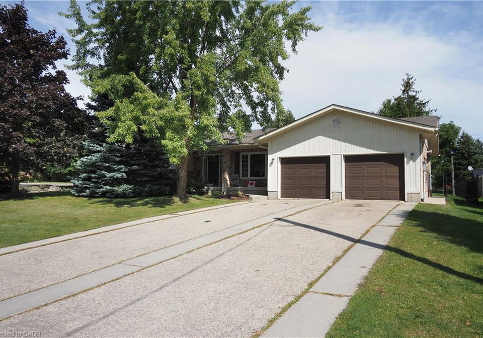 1088-isabella-street-linwood-ontario-40767706