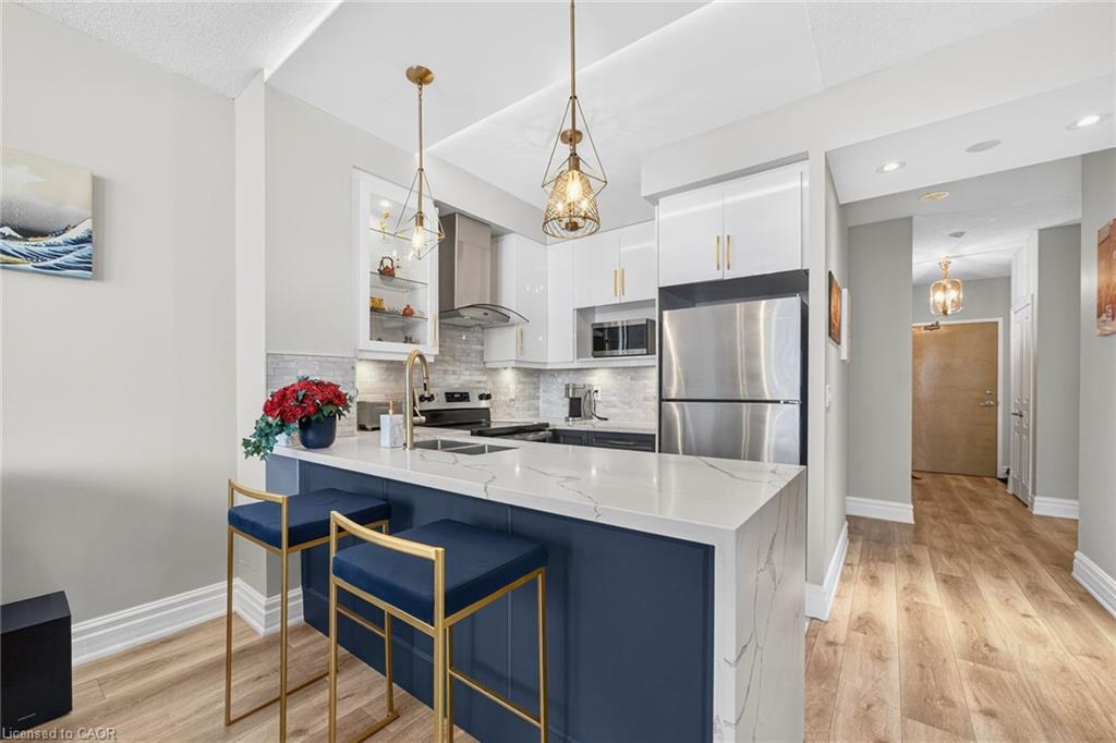 220-burnhamthorpe-road-w-mississauga-ontario-40767934