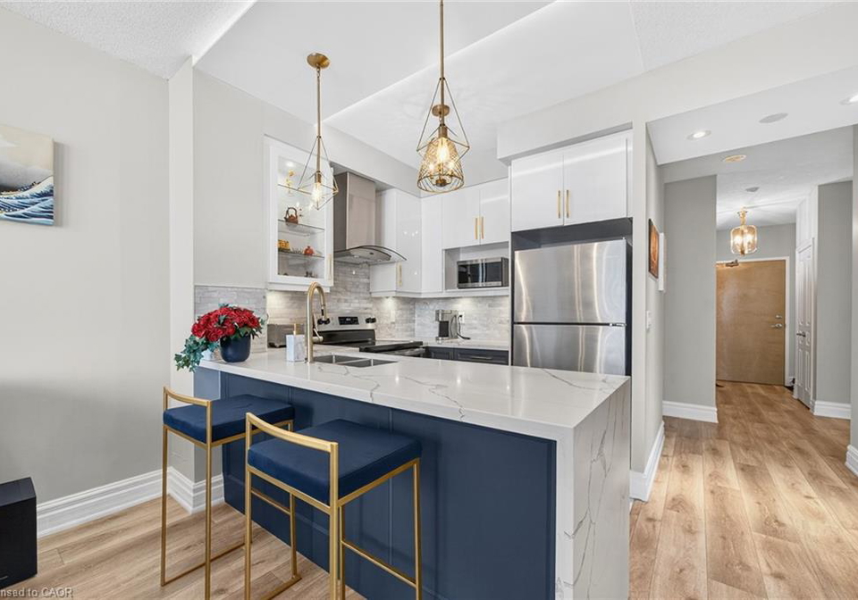 220-burnhamthorpe-road-w-mississauga-ontario-40767934