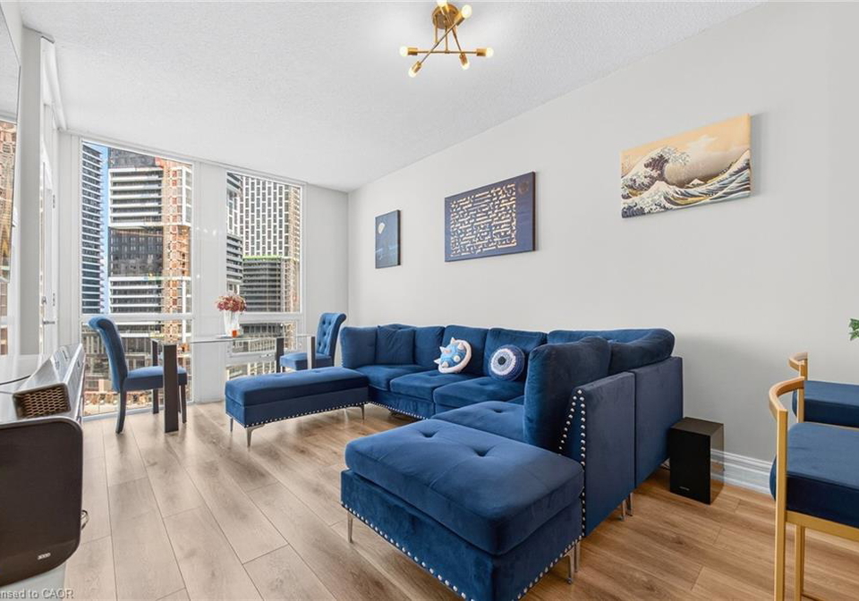 220-burnhamthorpe-road-w-mississauga-ontario-40767934