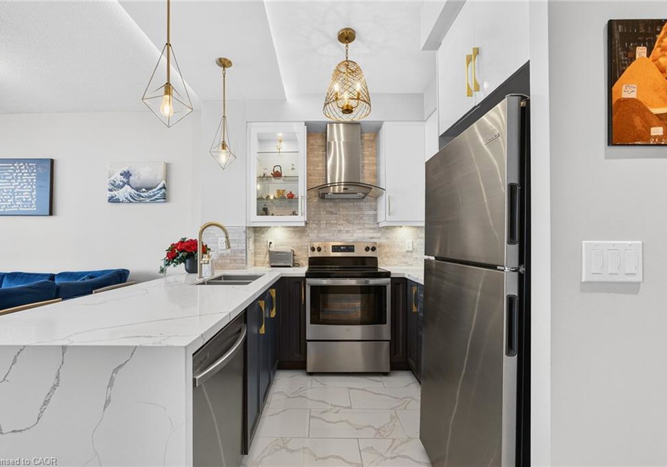 220-burnhamthorpe-road-w-mississauga-ontario-40767934