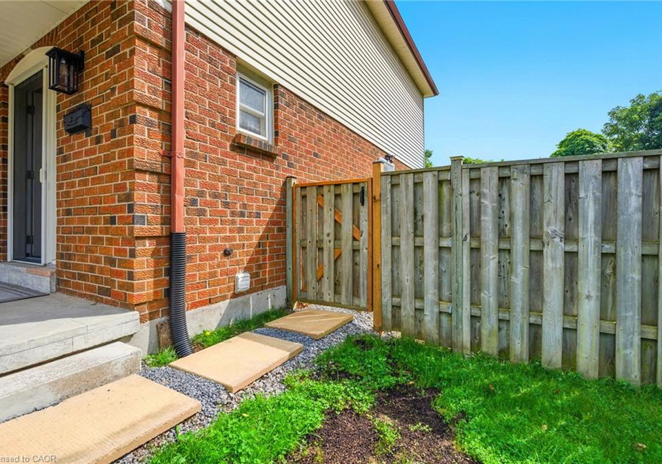 407-melanie-crescent-ancaster-ontario-40767972