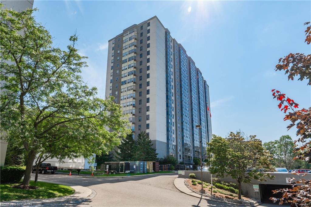55-green-valley-drive-kitchener-ontario-40767996