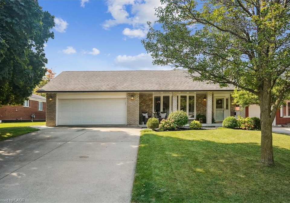 70-country-club-drive-hamilton-ontario-40768182