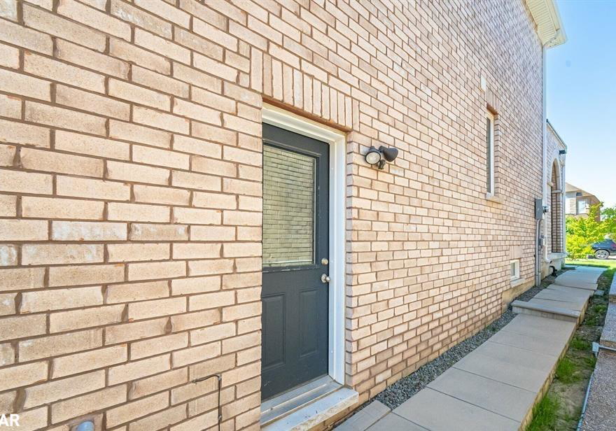110-chaumont-drive-stoney-creek-ontario-40768248