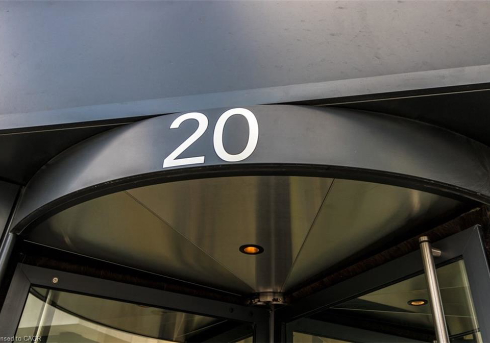 20-shore-breeze-drive-toronto-ontario-40768269