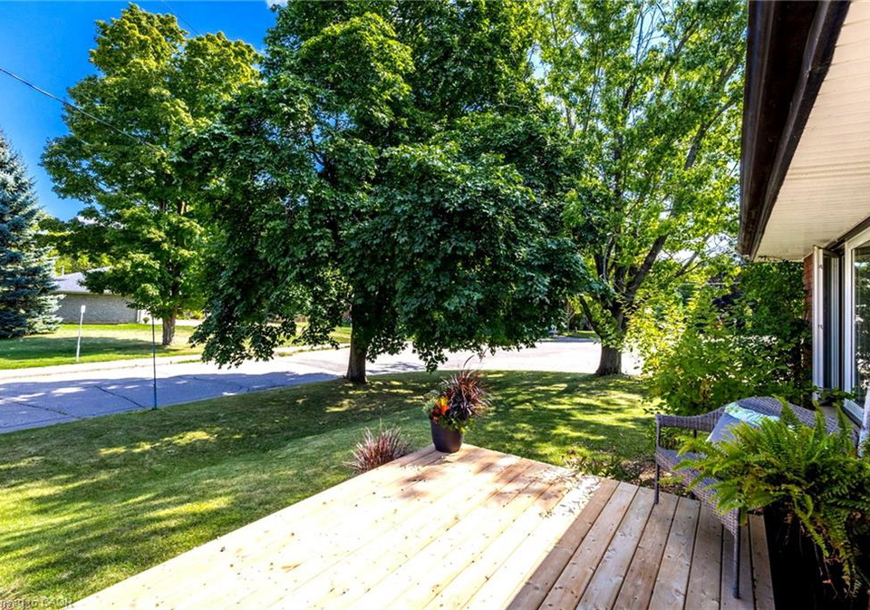 31-charles-street-paris-ontario-40768283