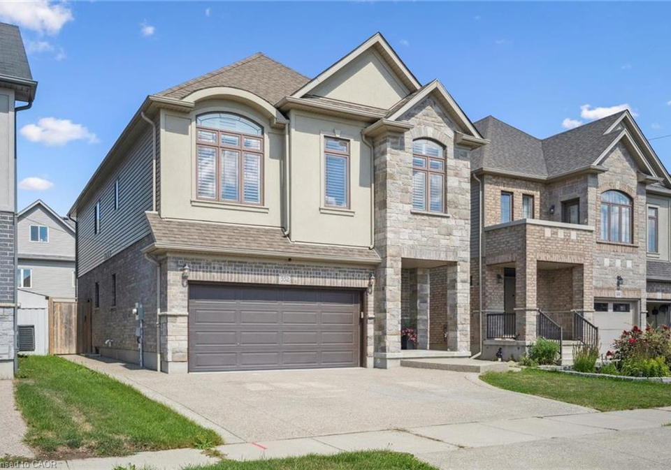 552-wasaga-crescent-waterloo-ontario-40768490