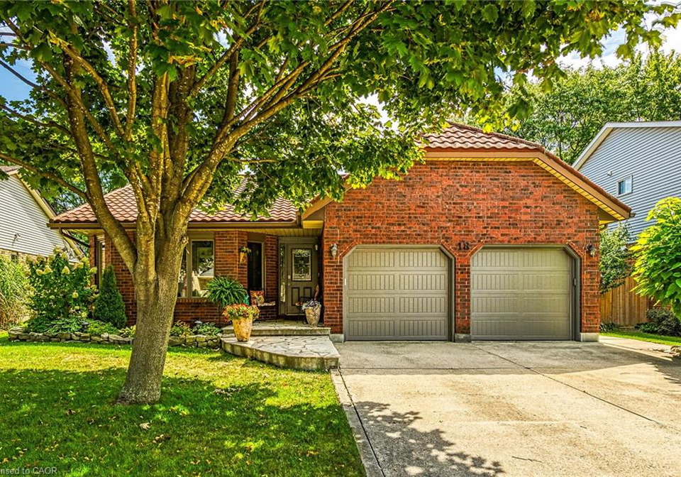 18-mcmaster-drive-caledonia-ontario-40768544