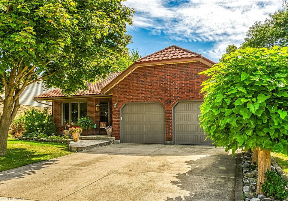 18-mcmaster-drive-caledonia-ontario-40768544