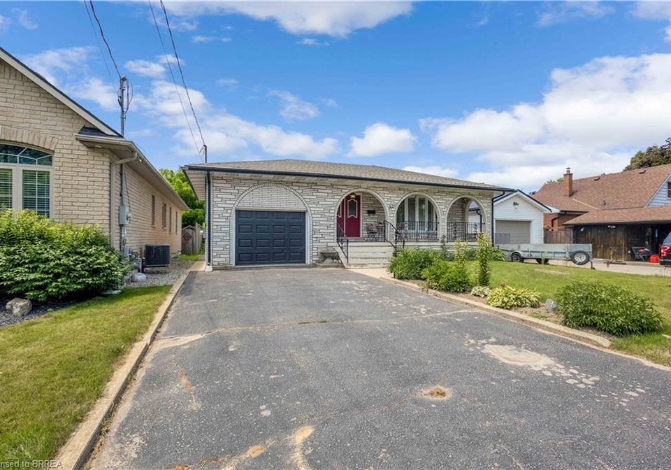 32-thornton-drive-brantford-ontario-40768562