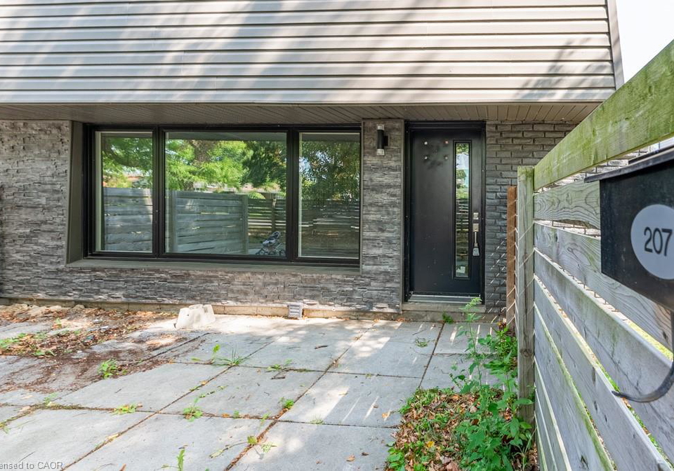 250-montmorency-drive-hamilton-ontario-40768624