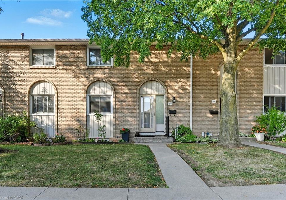 151-gateshead-crescent-stoney-creek-ontario-40768683