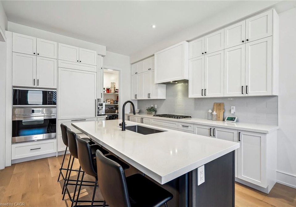 46-boulton-trail-oakville-ontario-40768789
