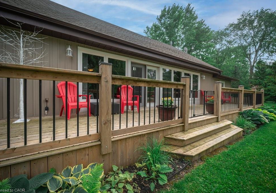 8463-defore-drive-lambton-shores-ontario-40768853