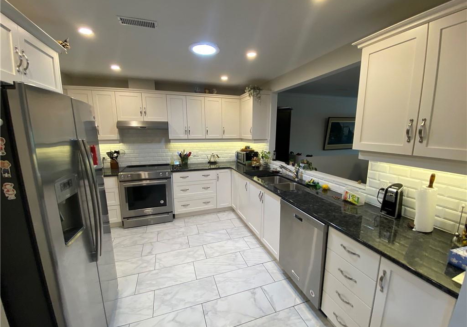 37-bishop-tonnos-way-hamilton-ontario-40768862