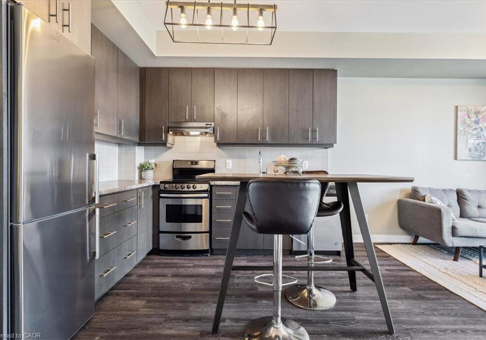 10-esplanade-lane-grimsby-ontario-40768873