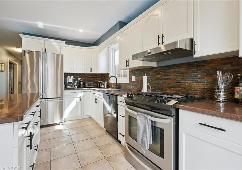 4577-st-volodymyr-crescent-beamsville-ontario-40768901