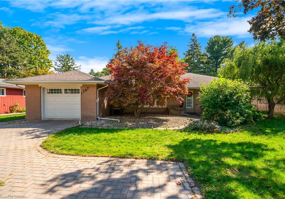 1307-pelham-street-fonthill-ontario-40768935